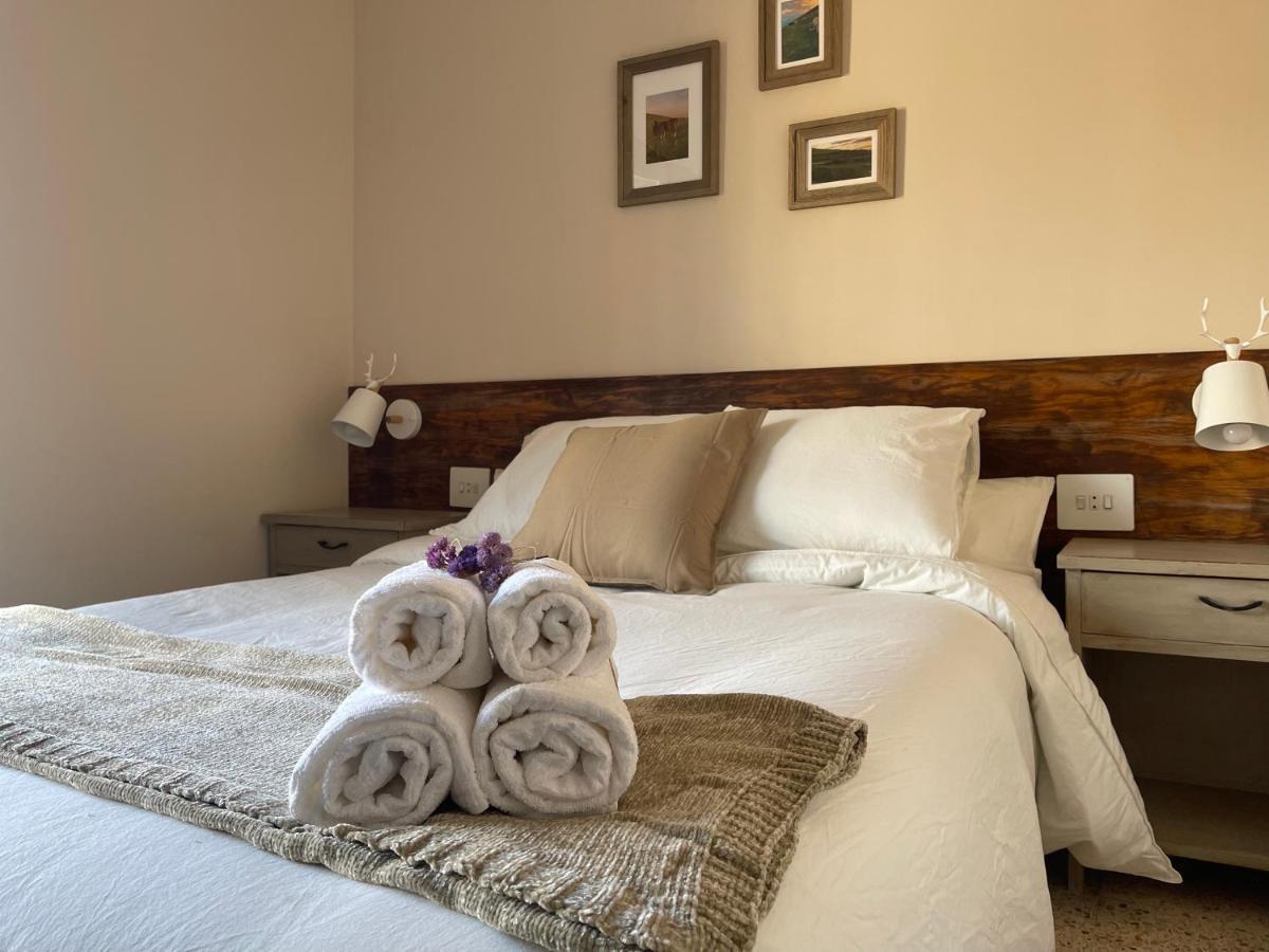 Fonda Peremiquel Hotel Castellar De N'Hug Bagian luar foto