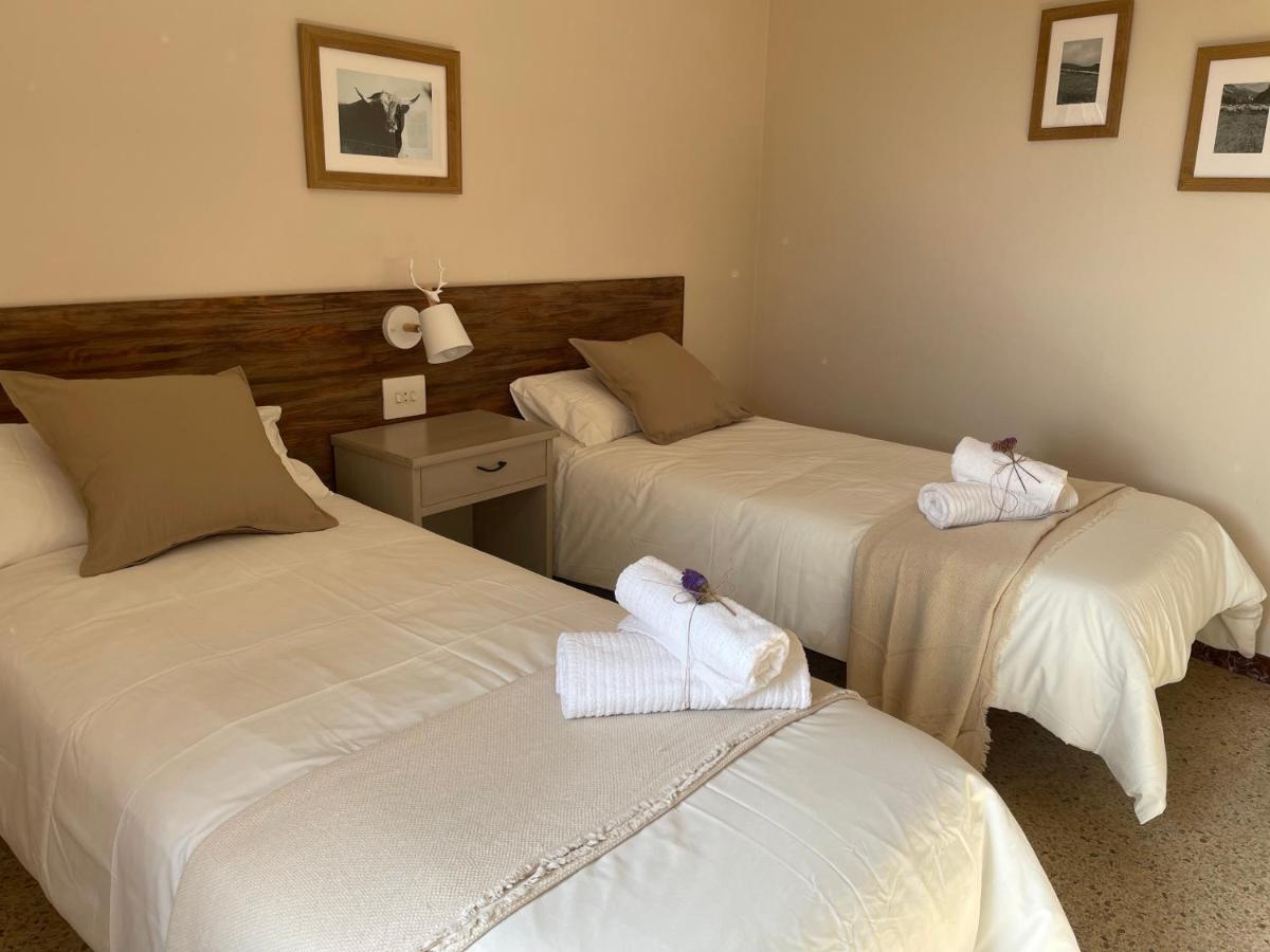 Fonda Peremiquel Hotel Castellar De N'Hug Bagian luar foto